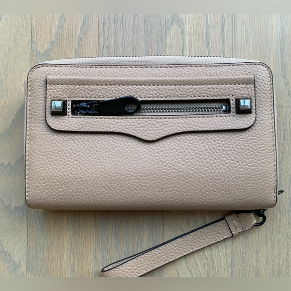 Rebecca Minkoff Handbags - REBECCA MINKOFF Regan iPhone Plus Wristlet Wallet